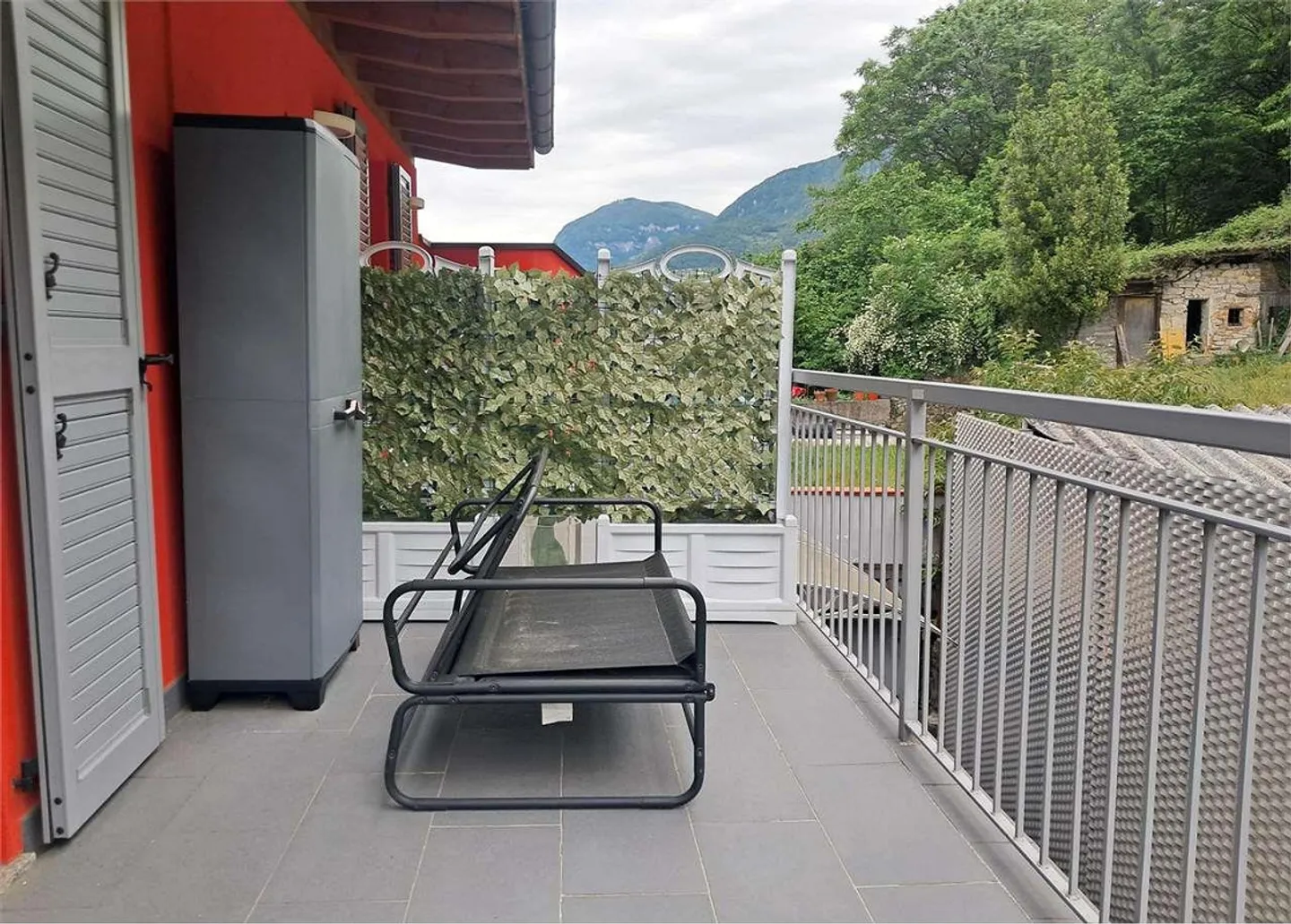 Mendrisio-Capolago : duplex moderne de 2,5 pièces au centre du village - Photo 9 sur 9