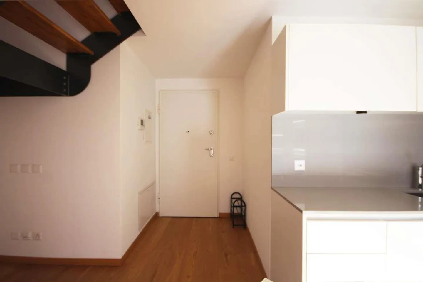 Mendrisio-Capolago : duplex moderne de 2,5 pièces au centre du village - Photo 6 sur 9