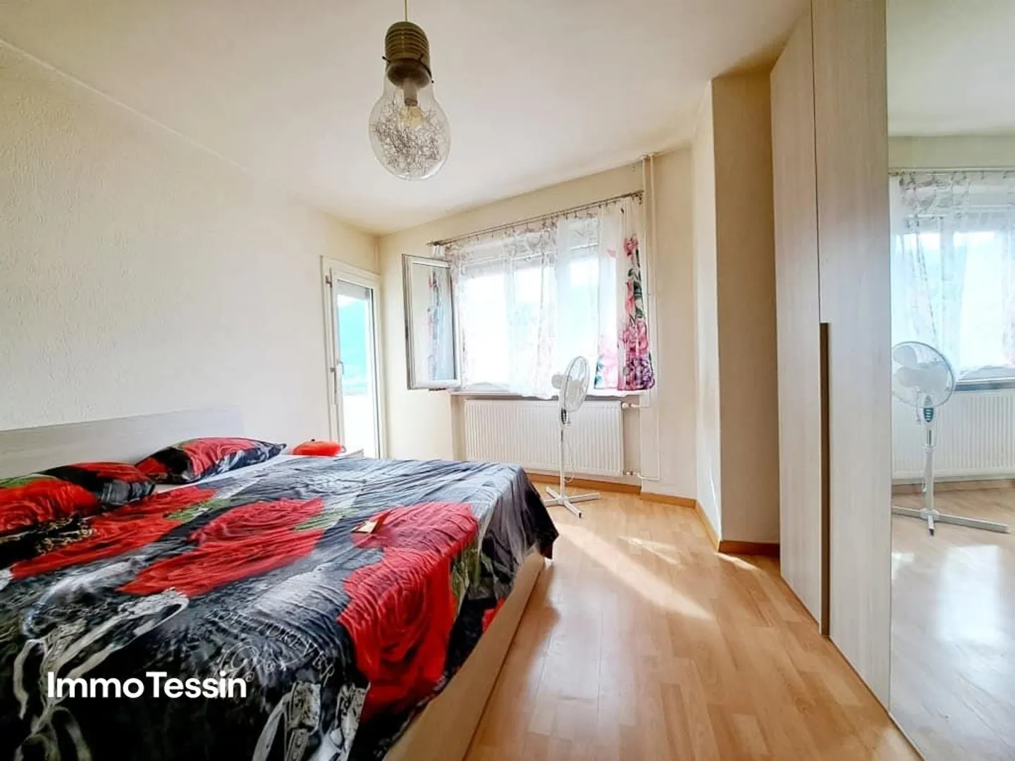 RENDITE: Haus mit 3 Wohnungen an top Lage, mit Seesicht, Innenpool ... - Foto 12 von 13