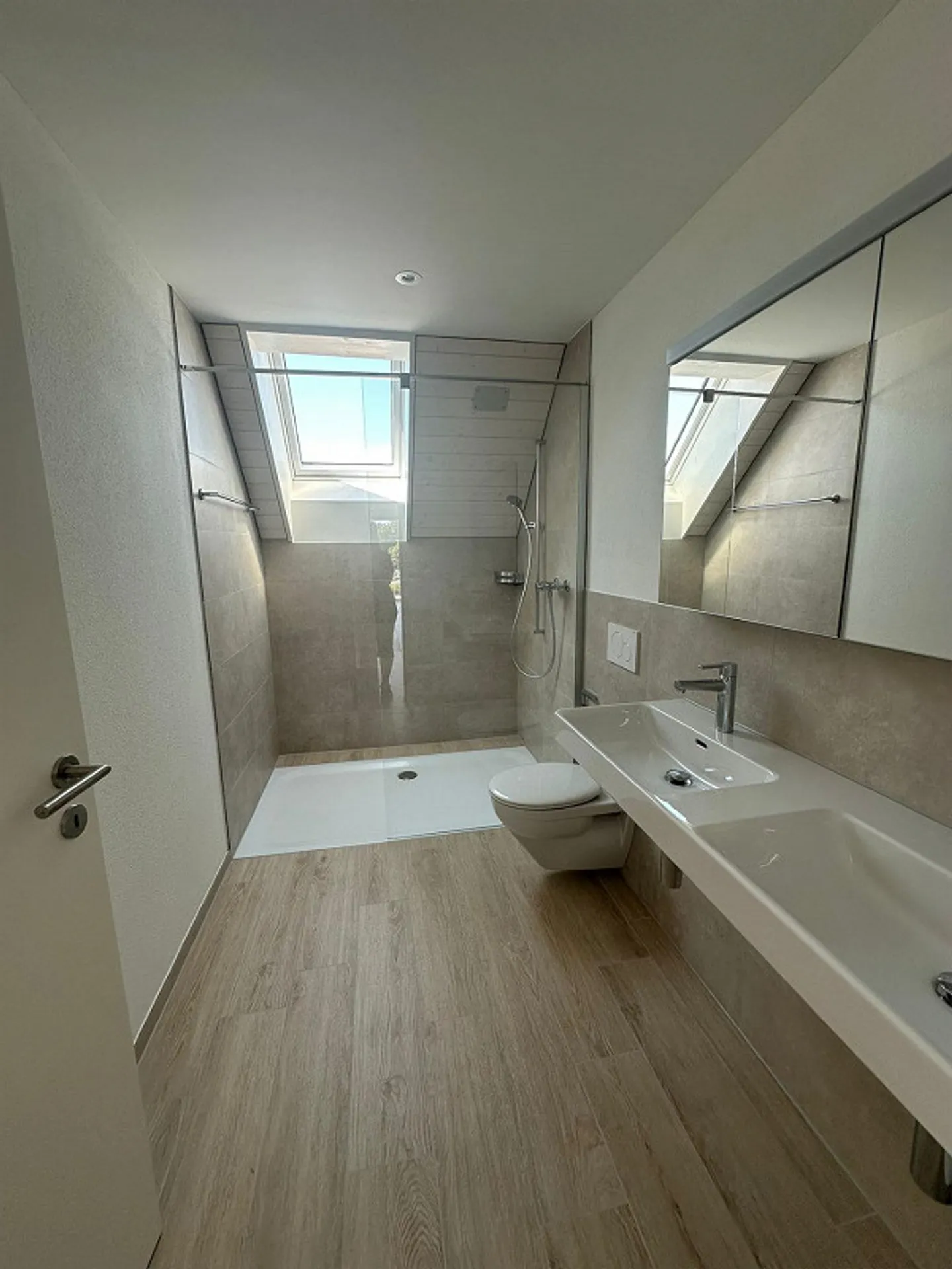 Appartement moderne avec balcon et emplacement central - Photo 1 sur 6
