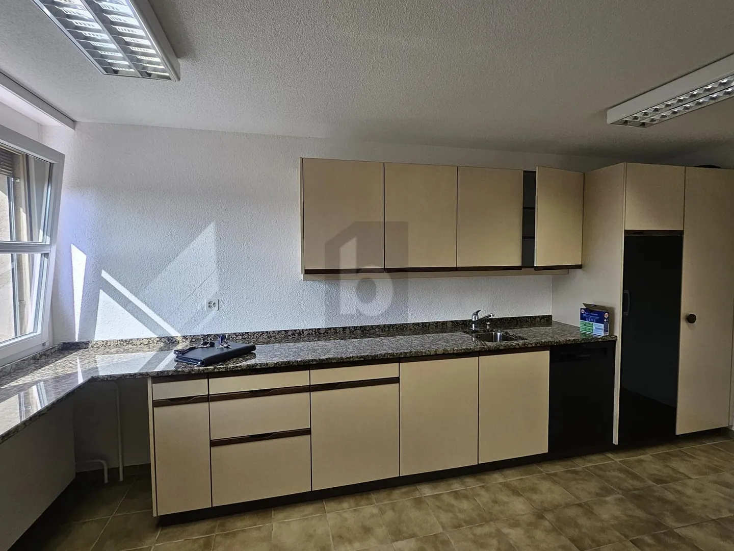 Single house for rent - Photo 3 of 6