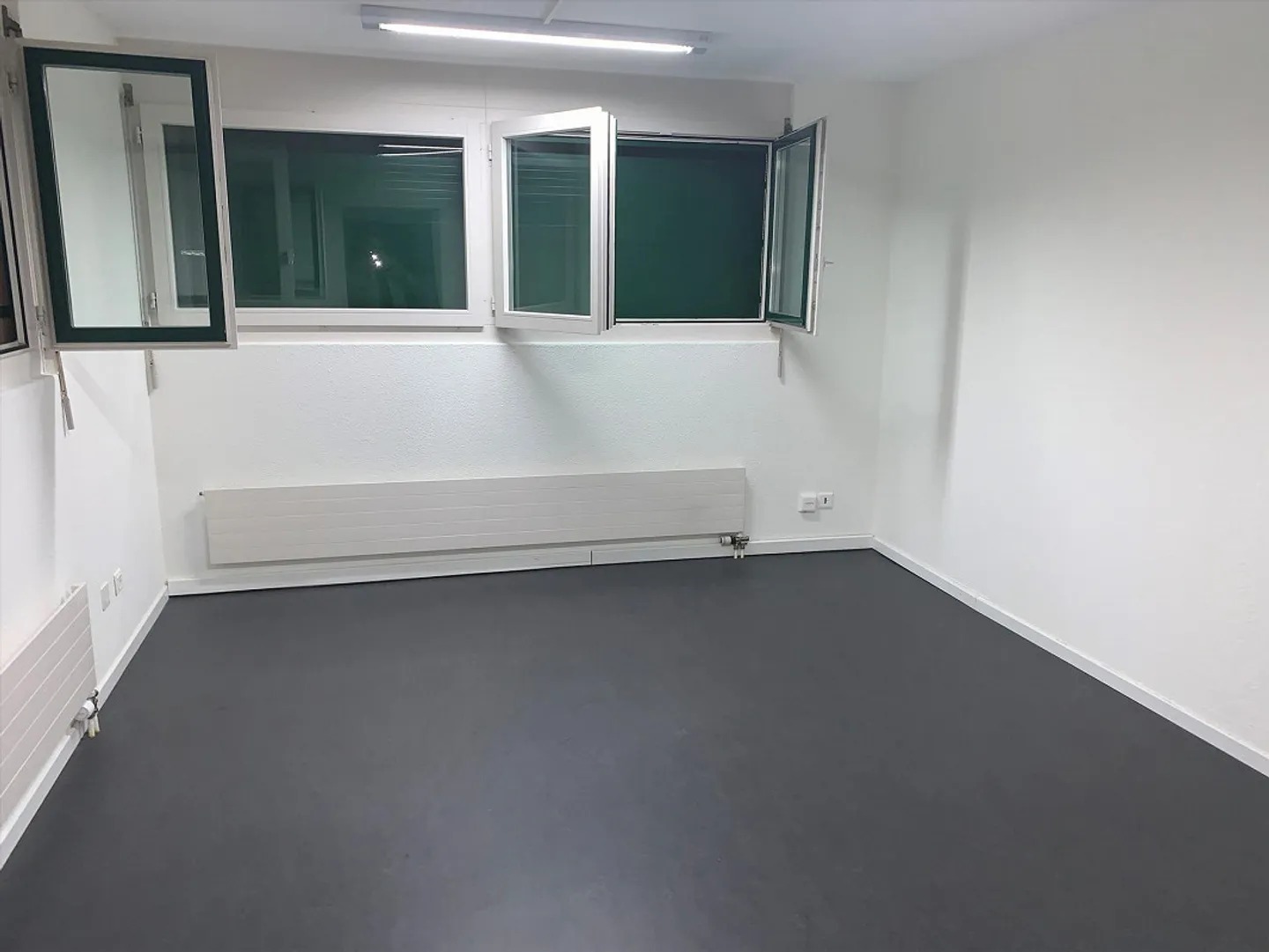 Spazio ufficio di 160m2 vicino a Letzipark - Foto 6 di 8