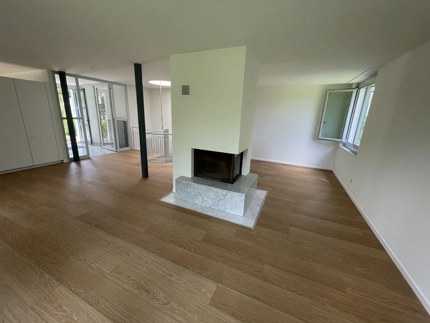 Casa bifamiliare di 4 1/2 stanze (camera degli ospiti inclusa), garage e 2 posti auto Therwil/BL - Foto 6 di 13