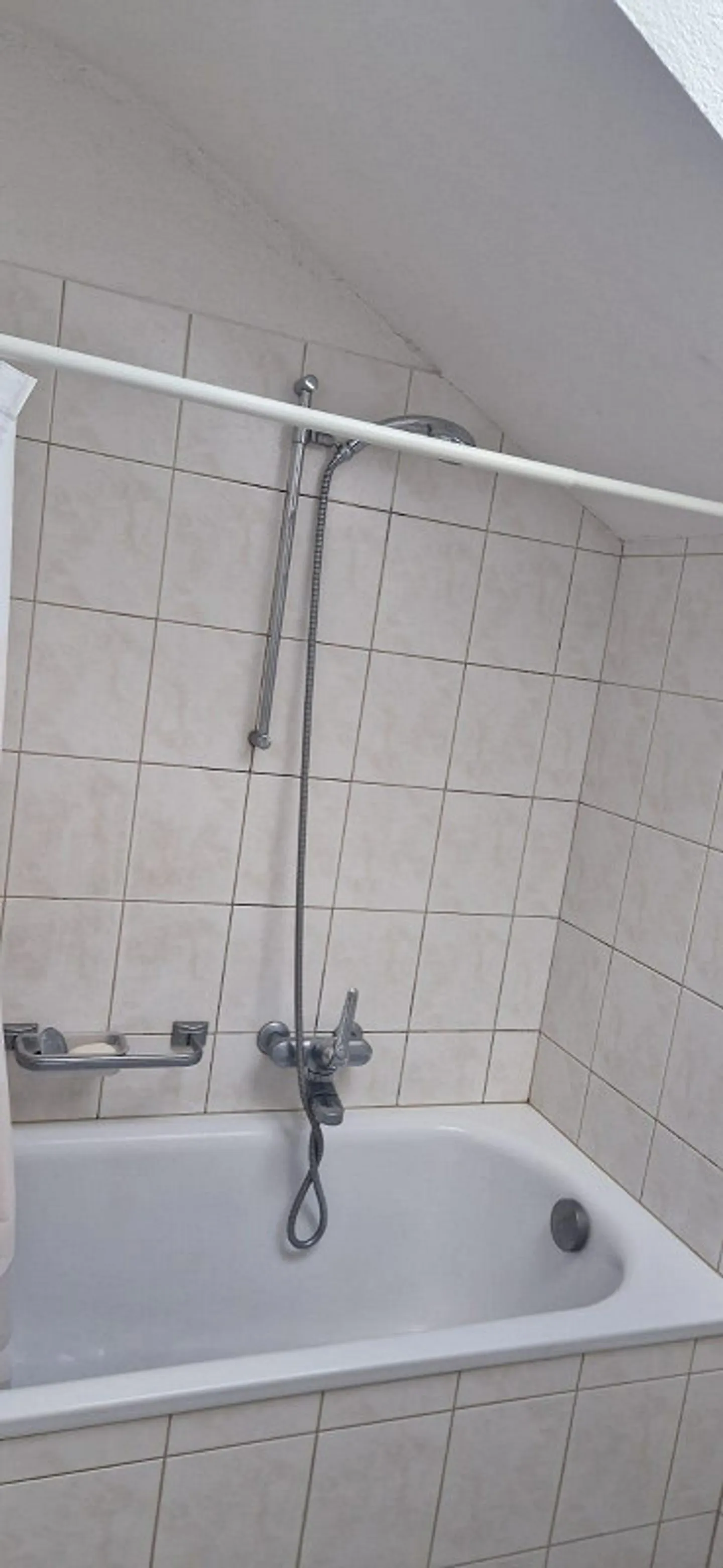 Bellissimo e accogliente appartamento mansardato con 2 camere - Foto 7 di 9