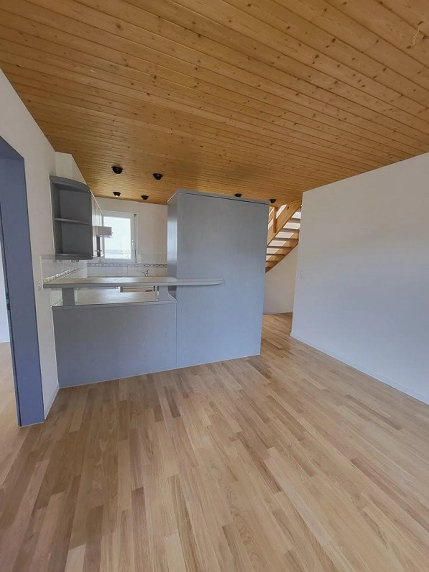 Renovated Maisonette Apartment in Close Proximity to the Cantonal Hospital - Photo 6 of 8
