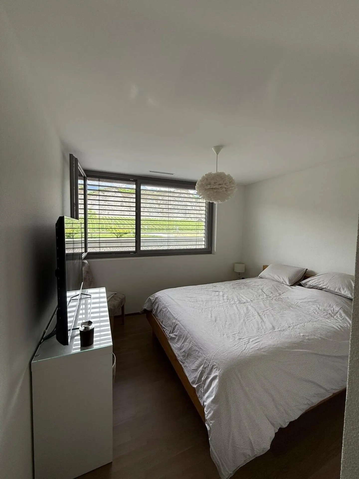 Bel appartement de 3,5 pièces au rez-de-chaussée à Chalais - Photo 7 sur 8