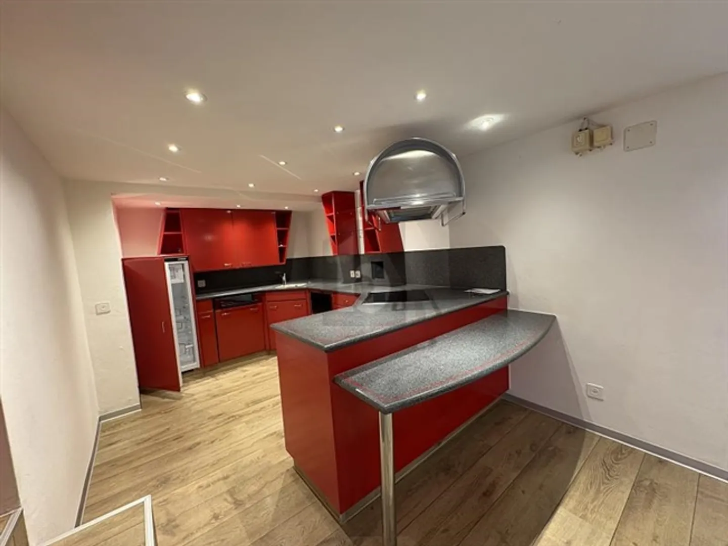 Dans un emplacement ensoleillé avec véranda - Photo 4 sur 6