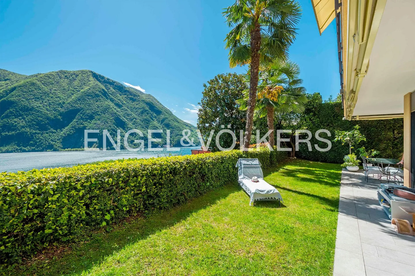 Bell'appartamento con giardino e vista lago - Foto 1 di 13