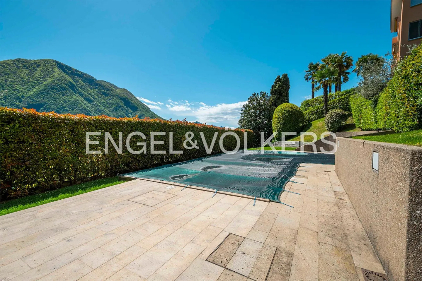 Bell'appartamento con giardino e vista lago - Foto 3 di 13