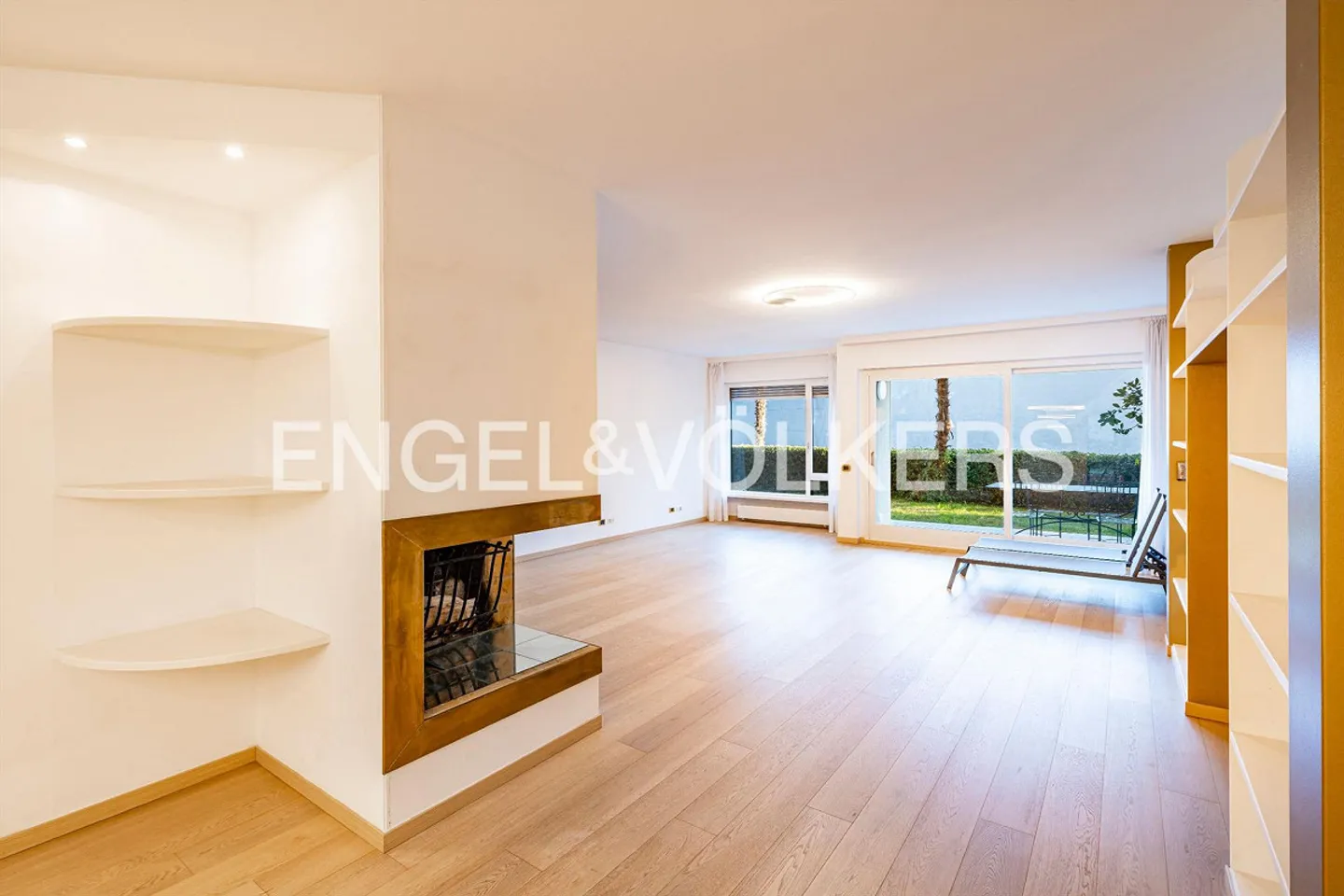 Bell'appartamento con giardino e vista lago - Foto 7 di 13
