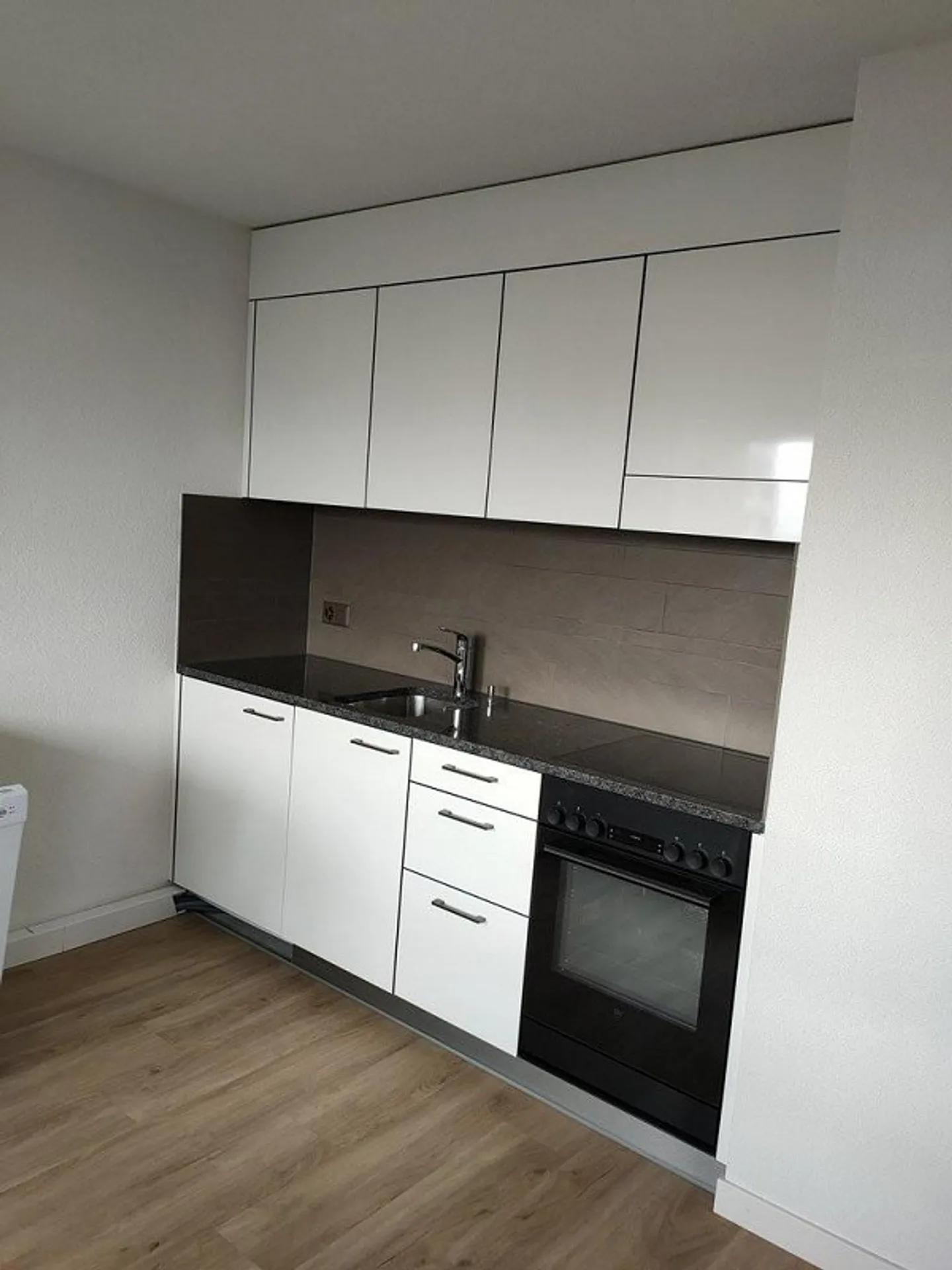 Charmante 1.5-Zimmer-Wohnung mit Balkon und Top-Anbindung - Photo 2 of 6