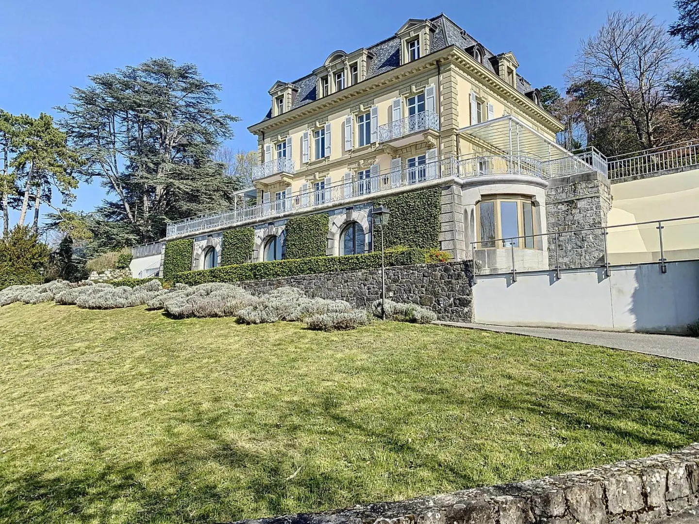 Proprietà eccezionale e di prestigio (completamente ristrutturata) - Foto 1 di 13