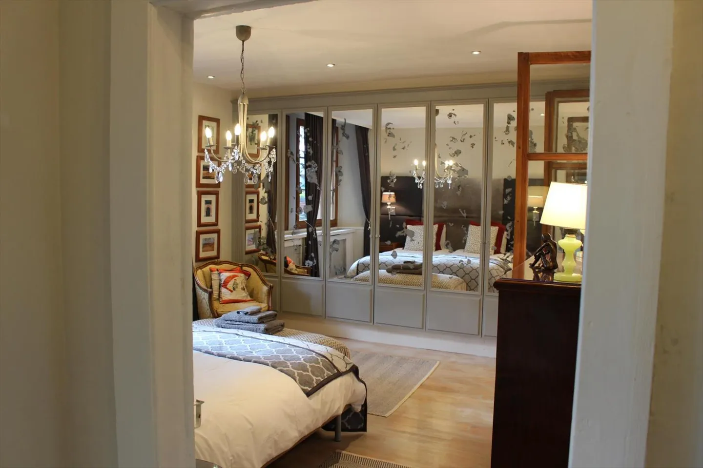 Magnificent furnished apartment with garden - Photo 5 of 7