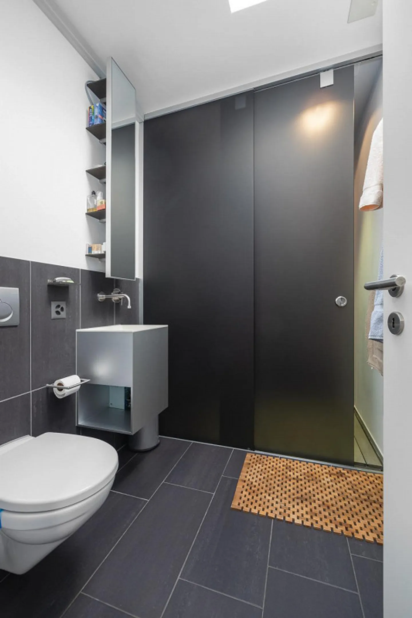 Appartamento attico luminoso con due terrazze - Foto 7 di 10