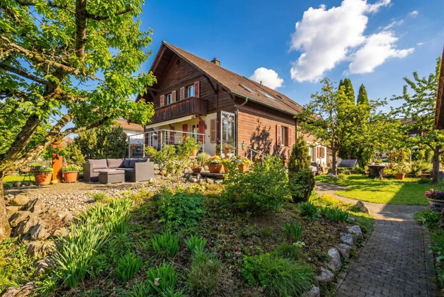 Charming Duplex Home in Thun - Photo 1 of 9