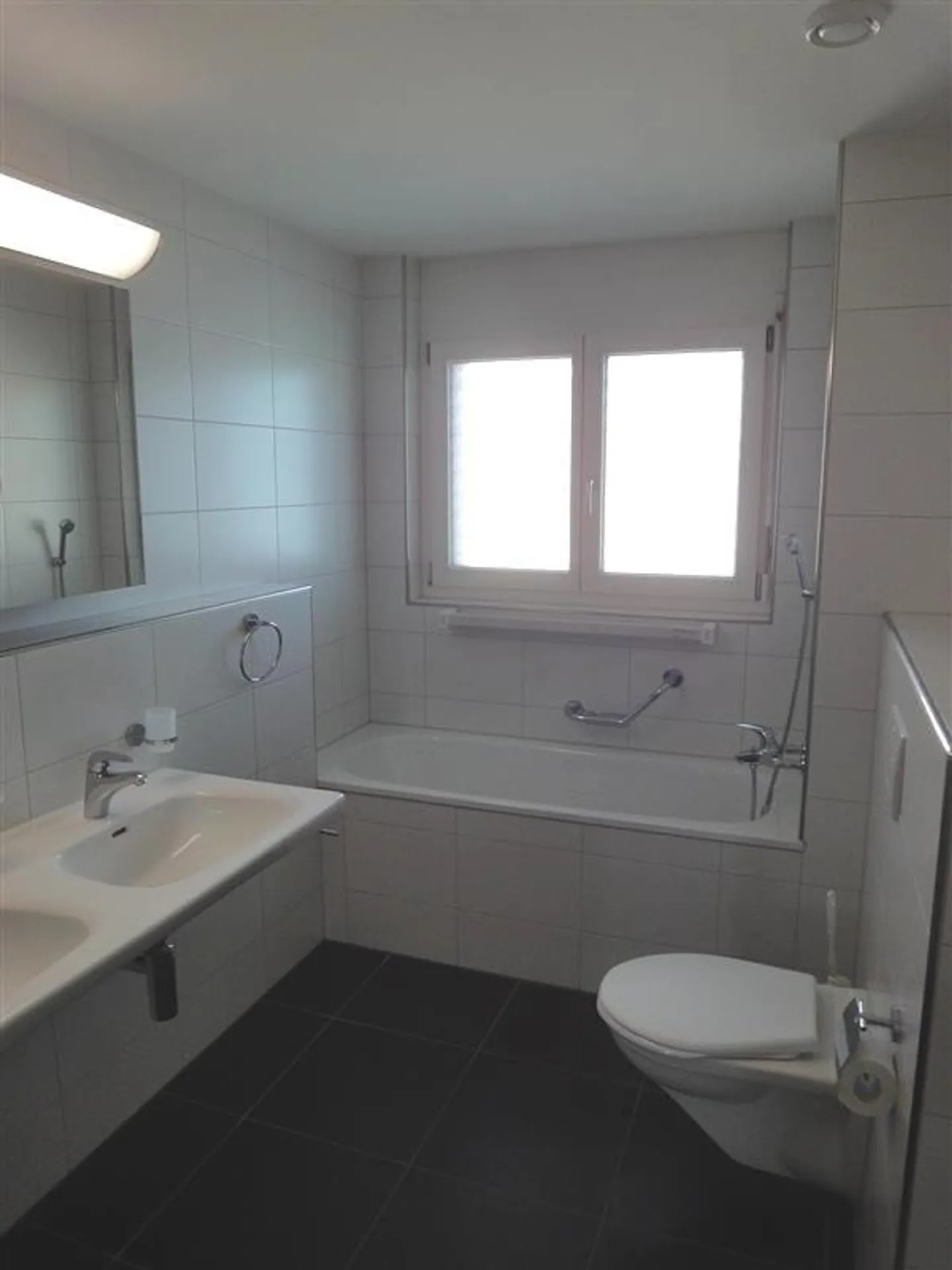 Appartement moderne de 3,5 pièces à louer dans un emplacement ensoleillé ! - Photo 7 sur 9