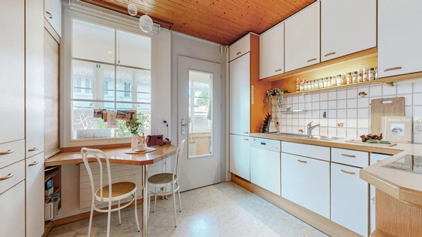 Charming Duplex Home in Thun - Photo 3 of 9