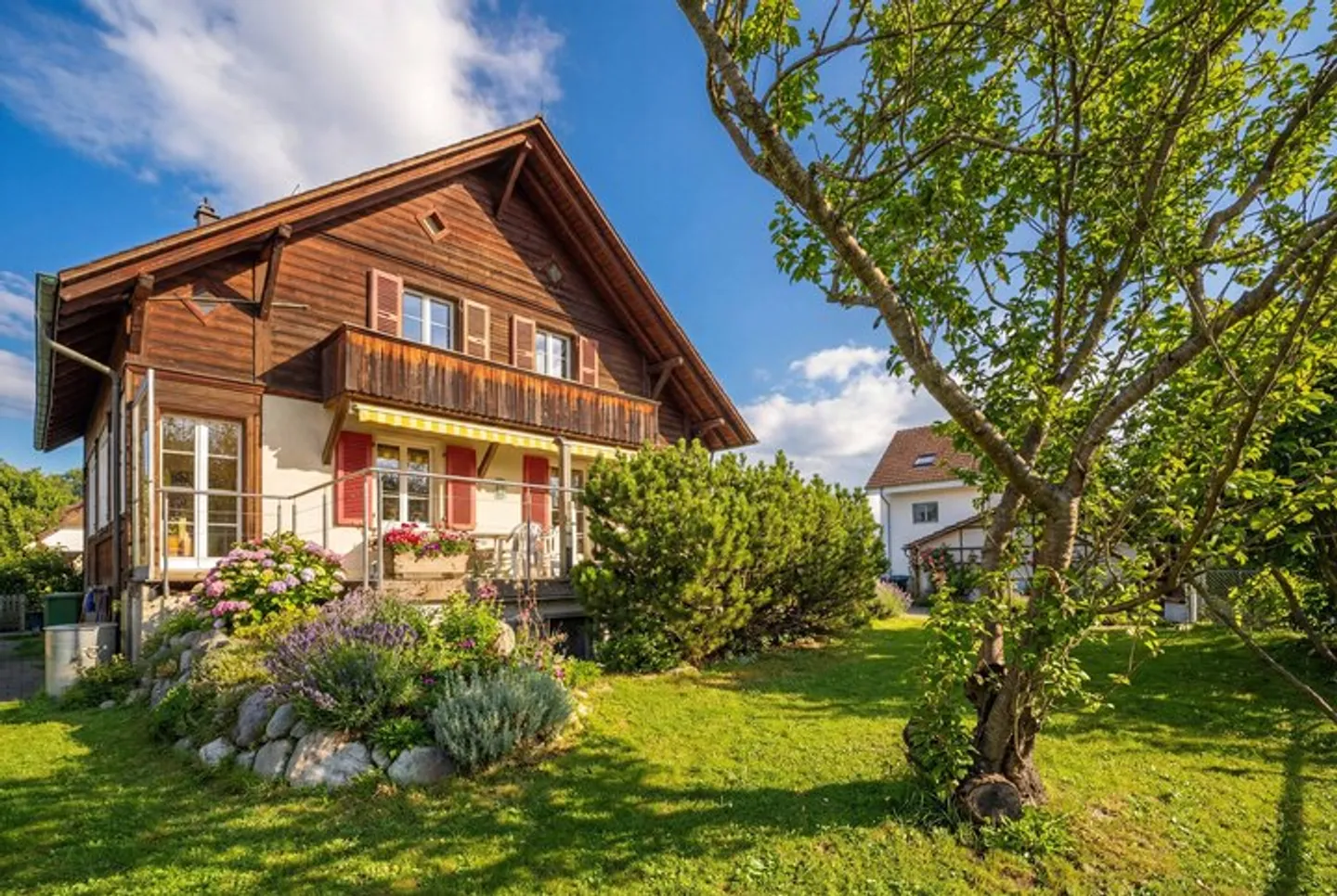 Charming Duplex Home in Thun - Photo 8 of 9