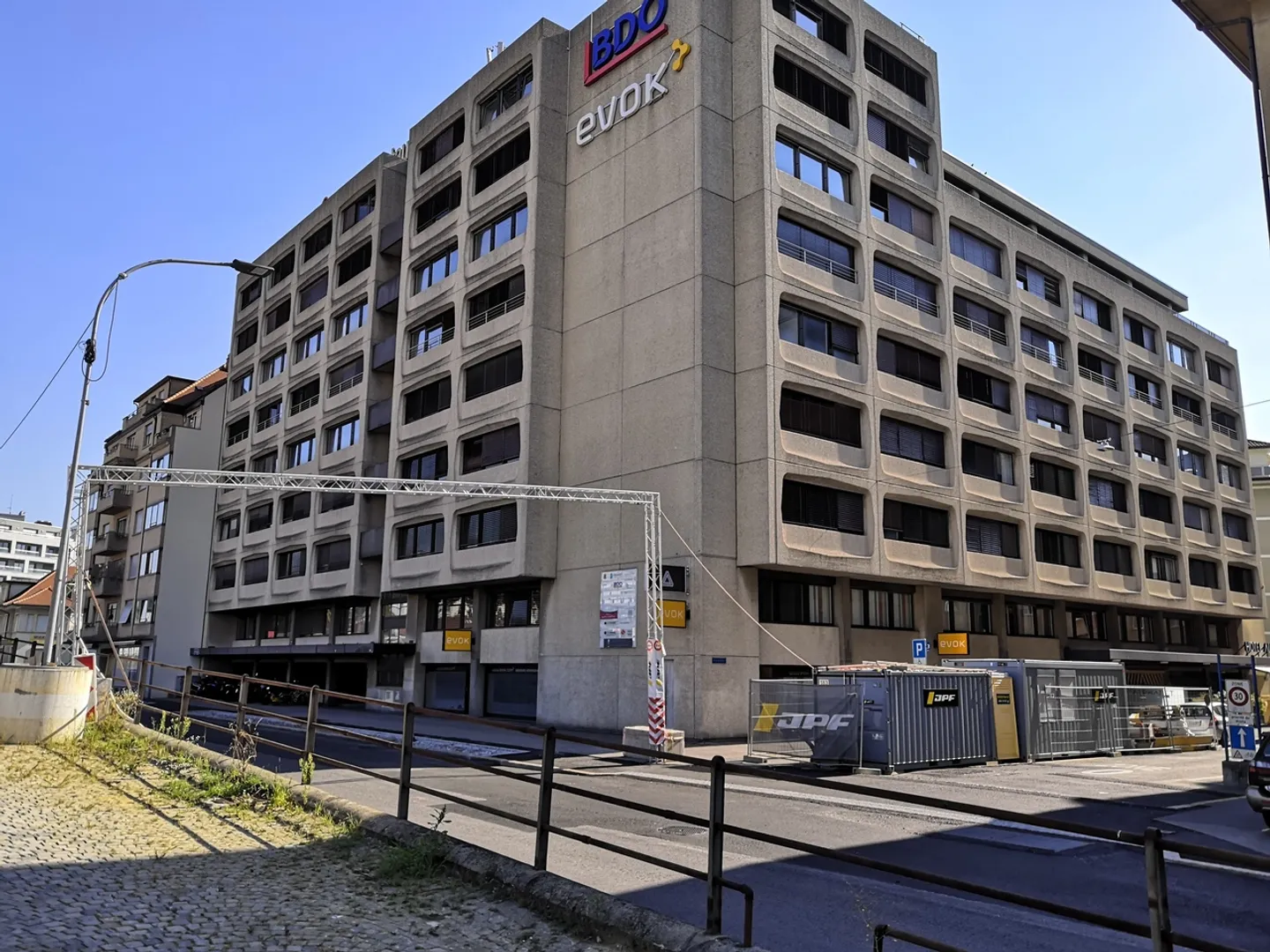 Arsenaux 9, bureaux et espaces administratifs - Photo 1 sur 8
