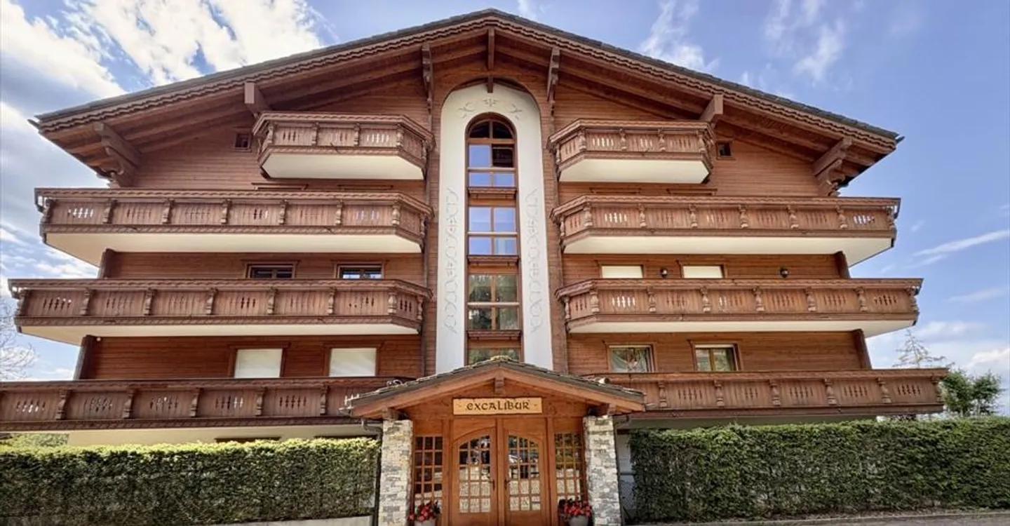 Appartement Charmant avec Vue Alpestre - Photo 1 sur 10
