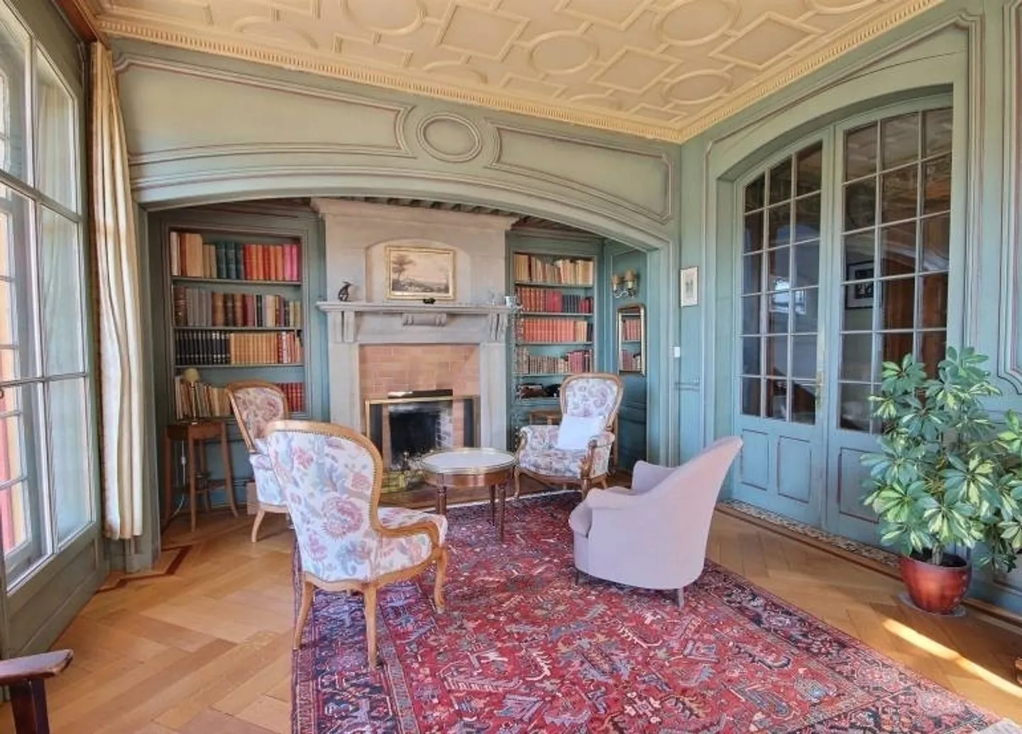 Prächtiges Herrenhaus mit Seeblick - Foto 8 von 13
