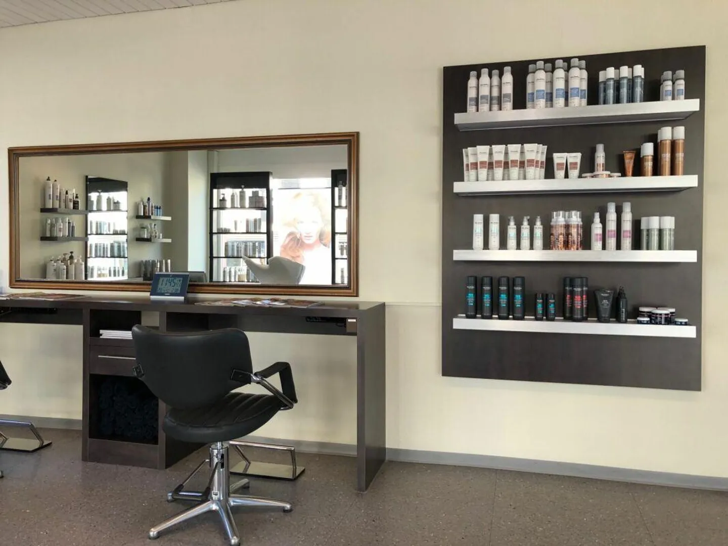 Charmantes Coiffeurlokal in Root - Foto 5 von 8