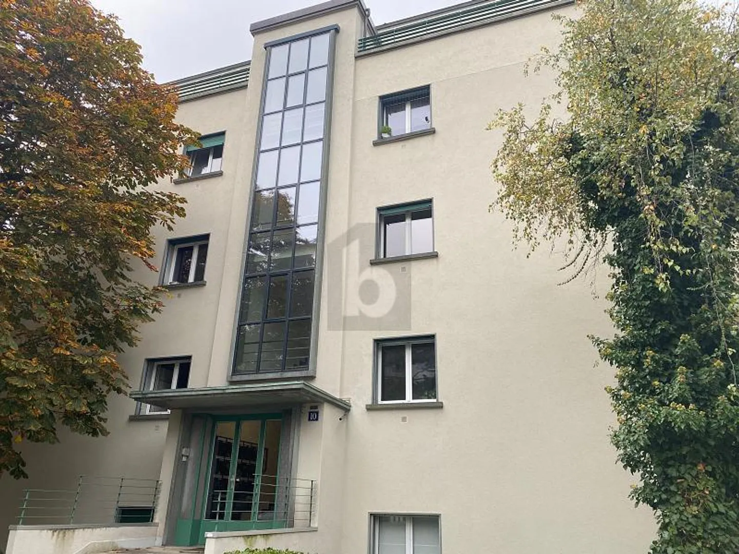 LUMINOSO, FUNZIONALE & IDEALMENTE SITUATO - Foto 1 di 4