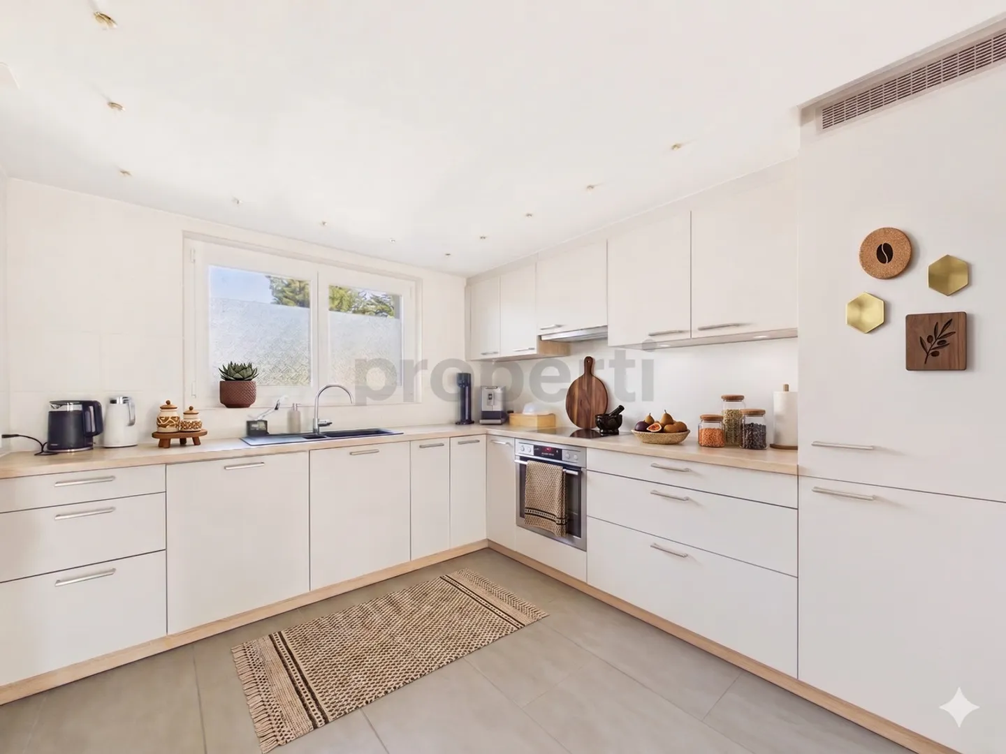 Quiet Family Paradise in Au SG - 7.5-Room Single-Family House with Garden & Plenty of Space - Photo 4 of 13