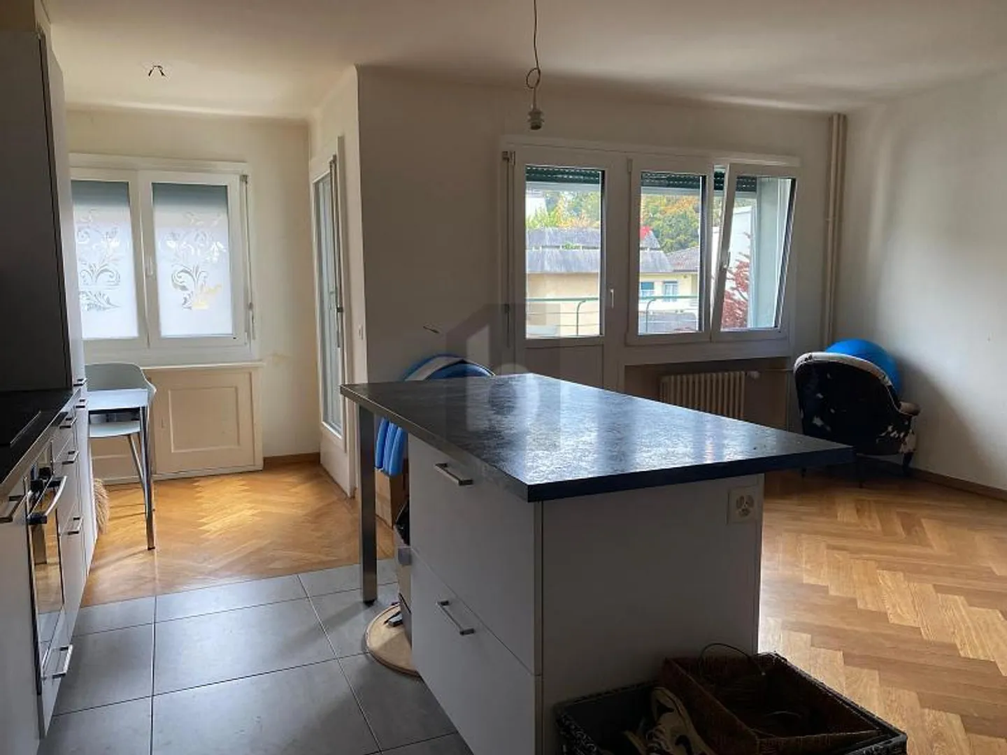 LUMINOSO, FUNZIONALE & IDEALMENTE SITUATO - Foto 3 di 4