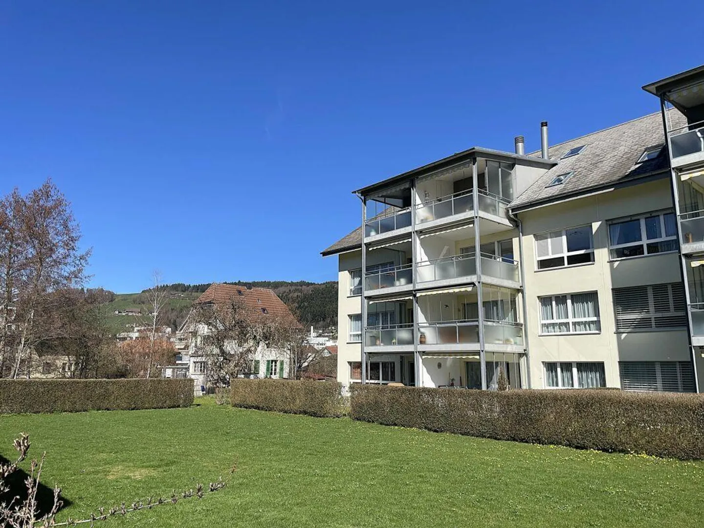 Attractive and well-maintained penthouse apartment with gallery - Photo 1 of 10