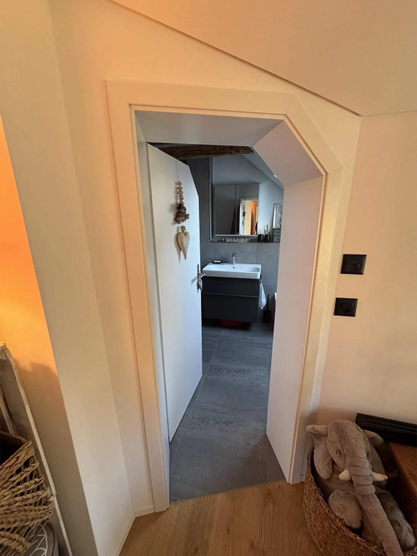 Charmante, appartement fraîchement rénové dans le vert - Photo 13 sur 18