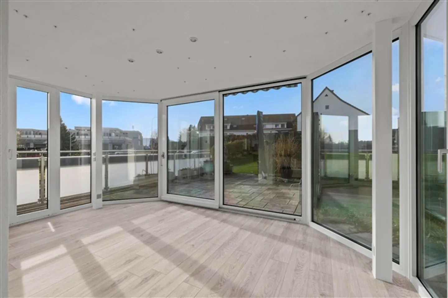 3.5-Room Garden Apartment with Winter Garden in Lostorf for Sale - Photo 6 of 13