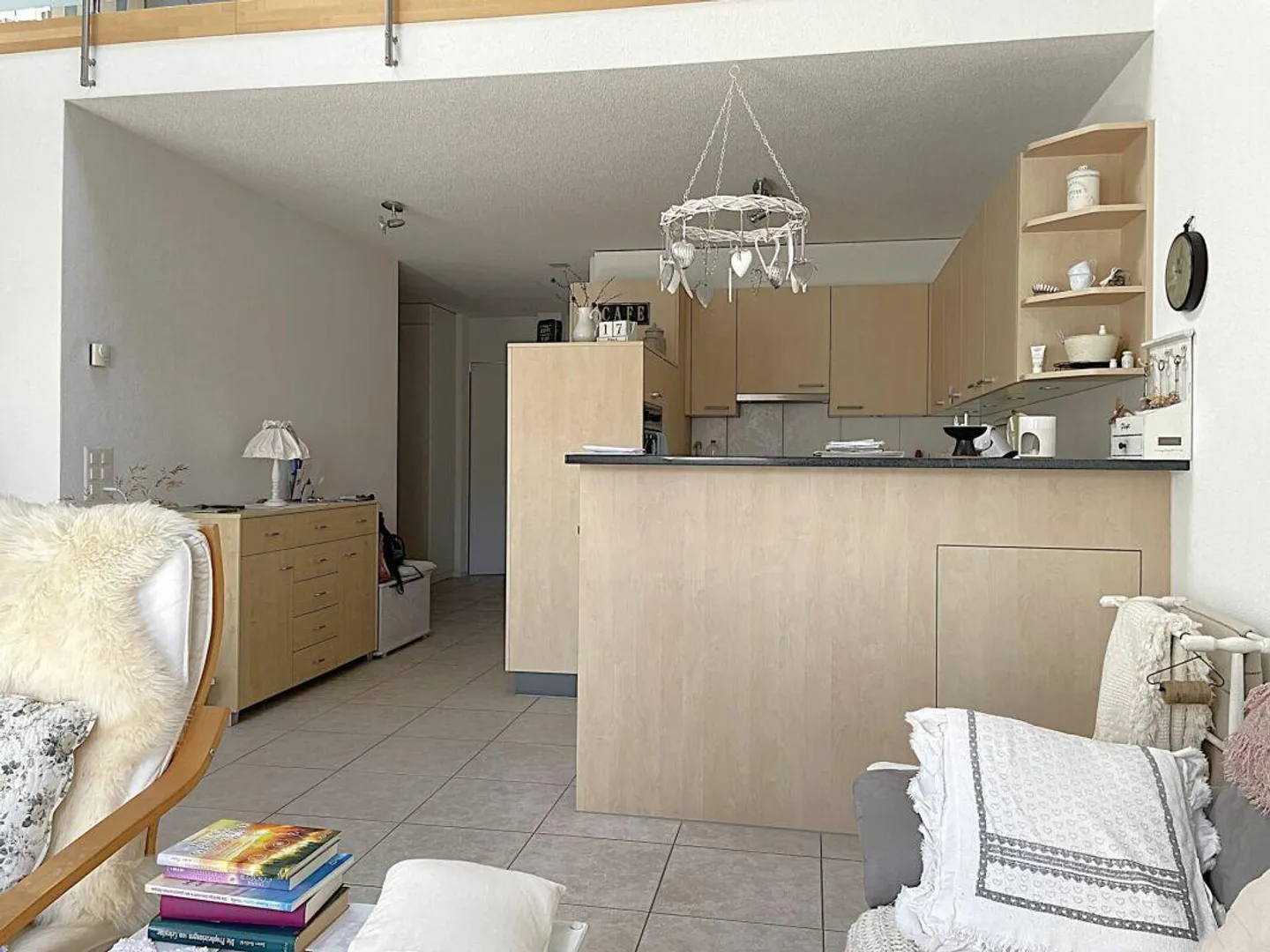 Attractive and well-maintained penthouse apartment with gallery - Photo 6 of 10