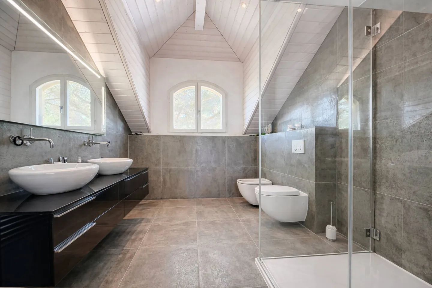 Magnificent individual villa in southern style with swimming pool - Photo 9 of 13