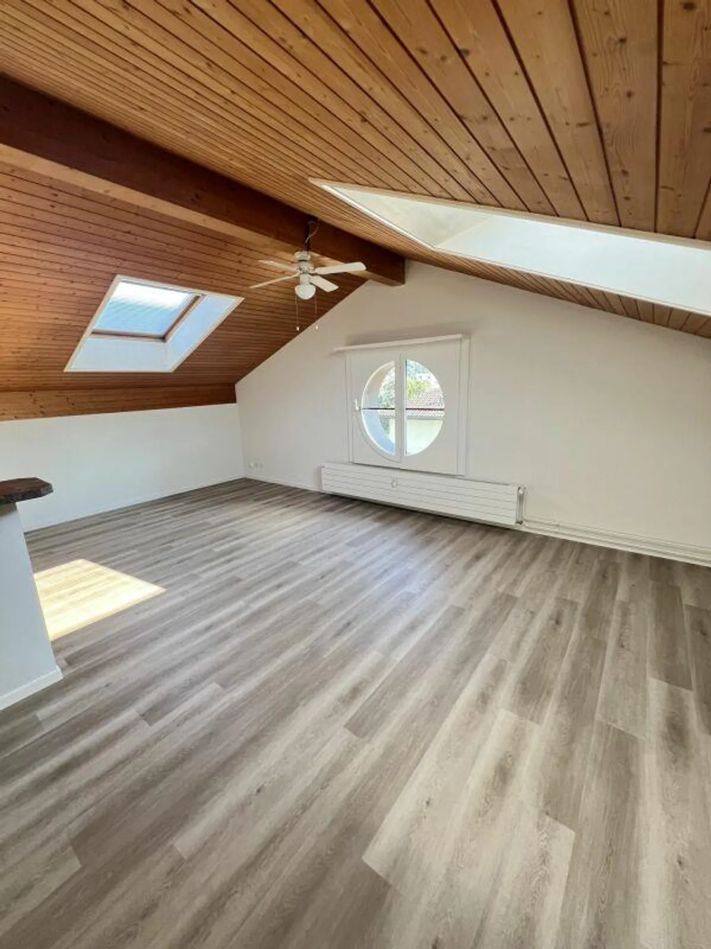 Appartement sous les combles lumineux de 1,5 pièce - Photo 3 sur 9