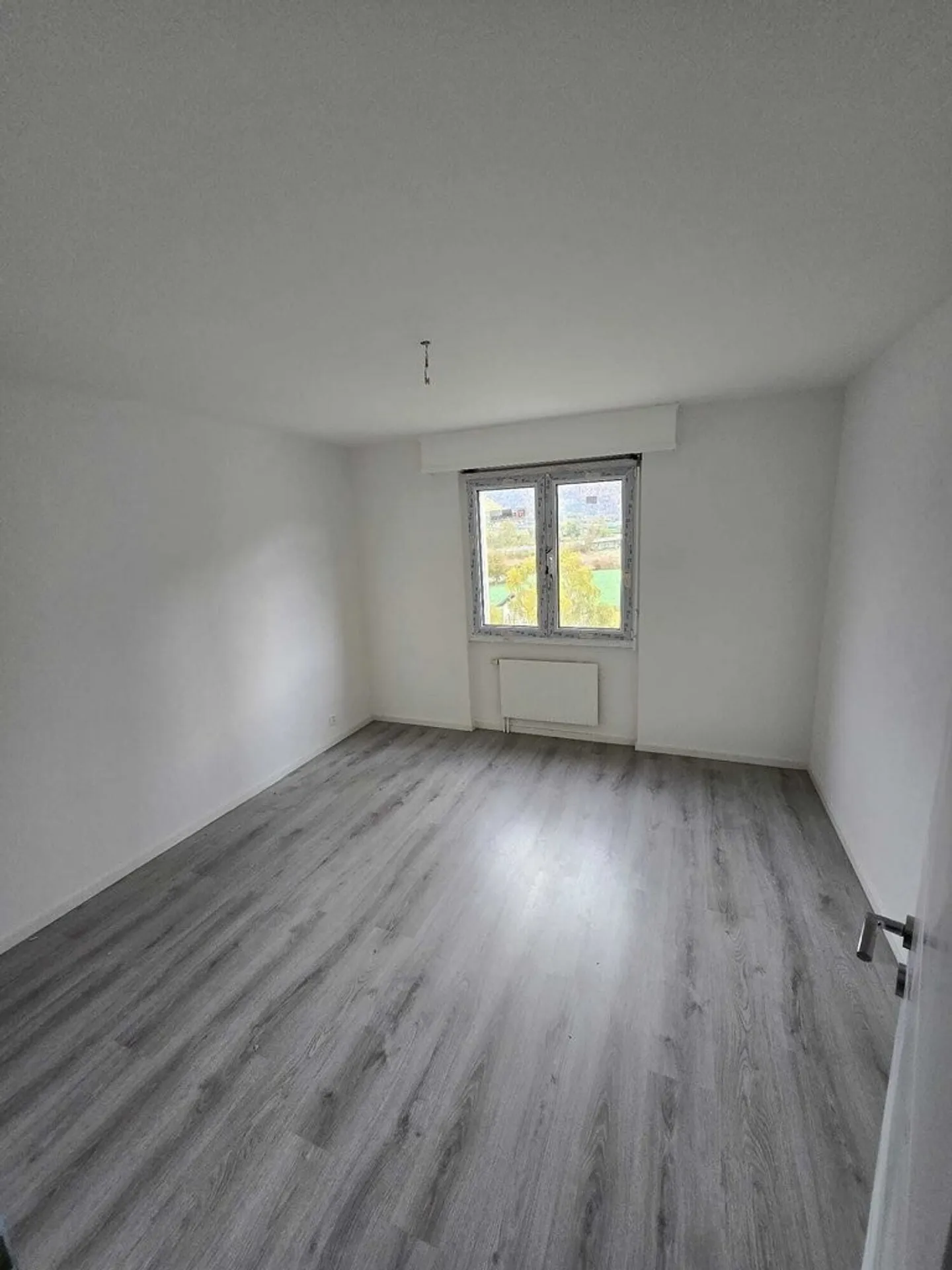 Schönes renoviertes 4,5-Zimmer-Apartment - Foto 2 von 8