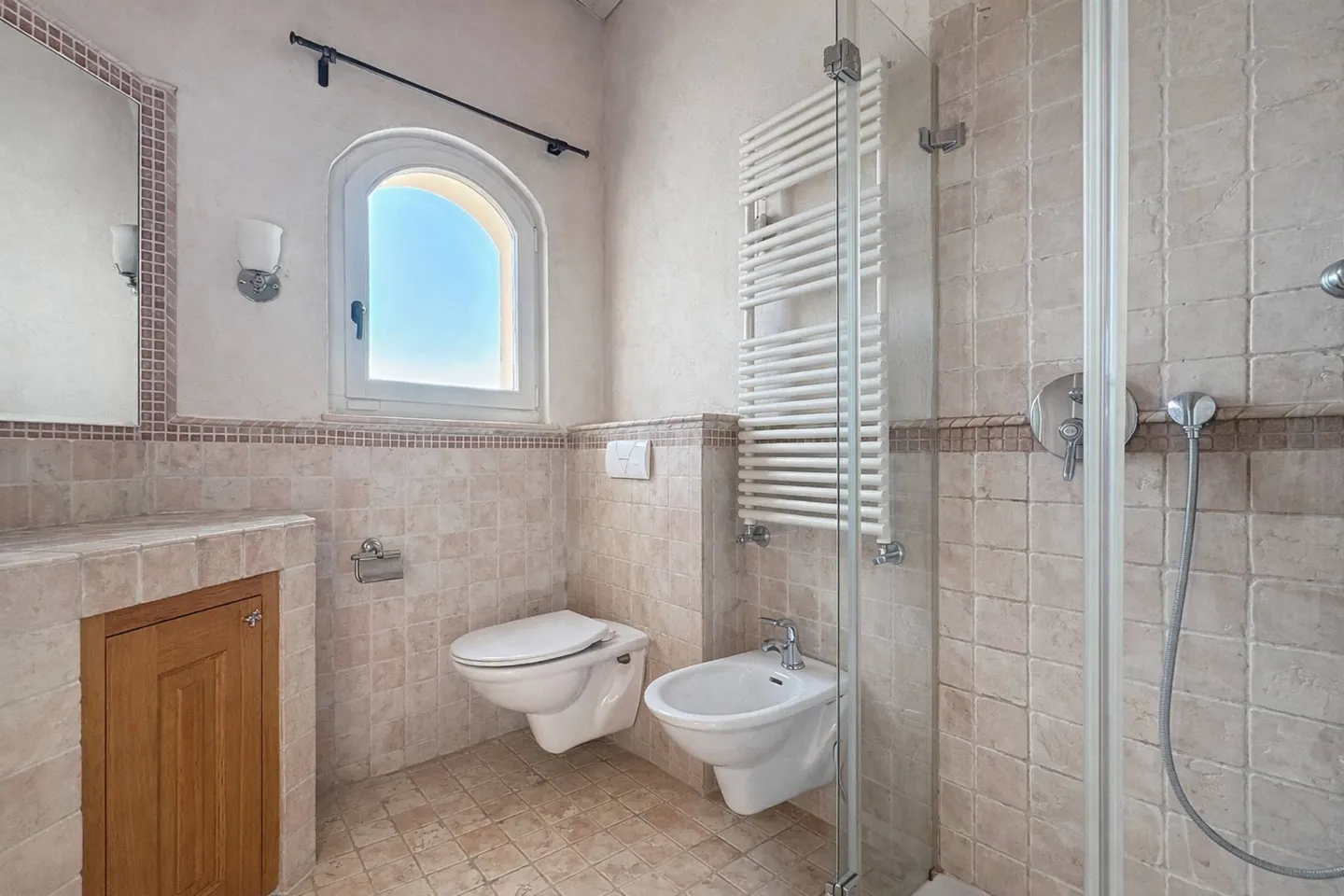 Magnificent individual villa in southern style with swimming pool - Photo 11 of 13