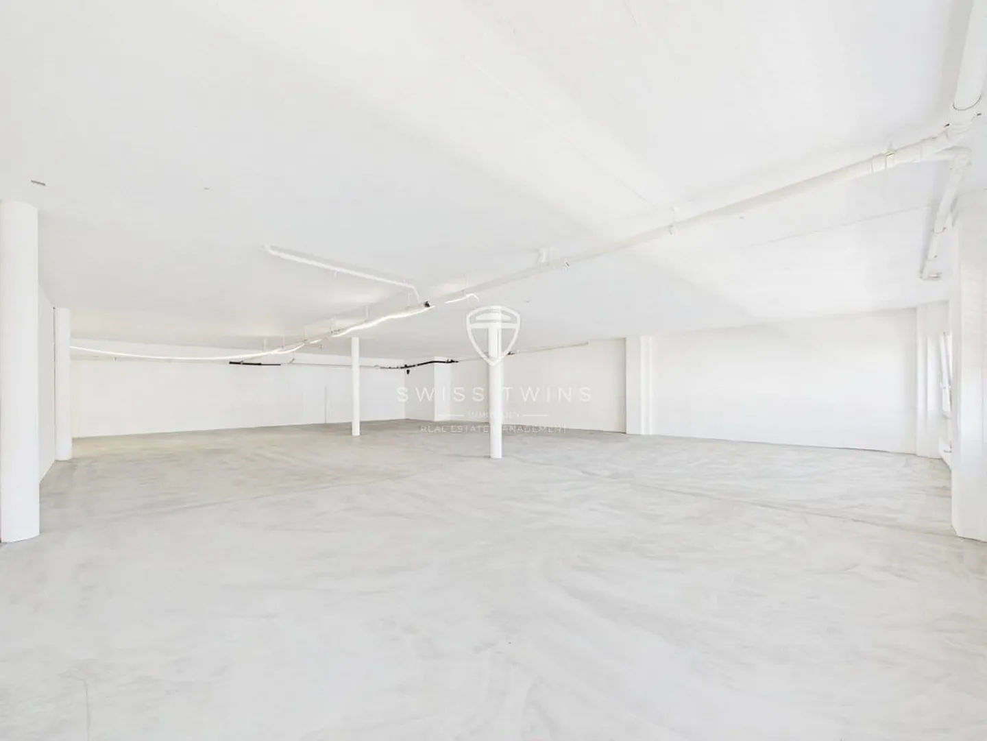 Bright commercial space 400 m² in Dietikon - flexible rental - Photo 2 of 13