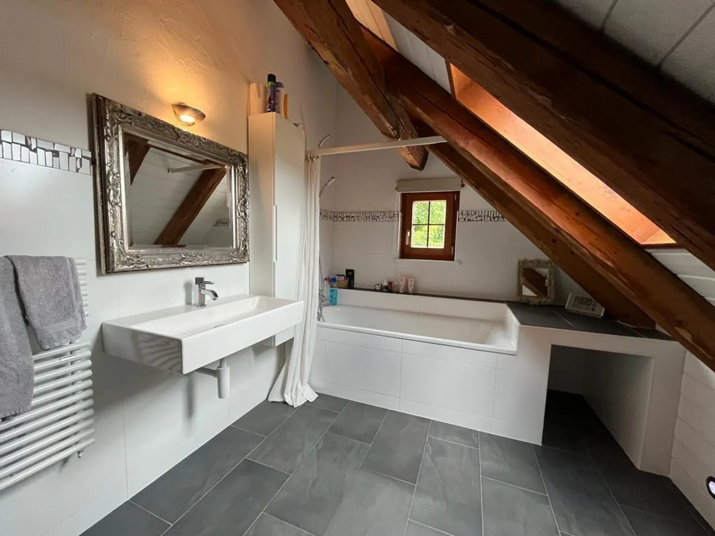 Ein Garten, der vor neugierigen Blicken geschützt ist, und ein modulares Interieur - Foto 10 von 12
