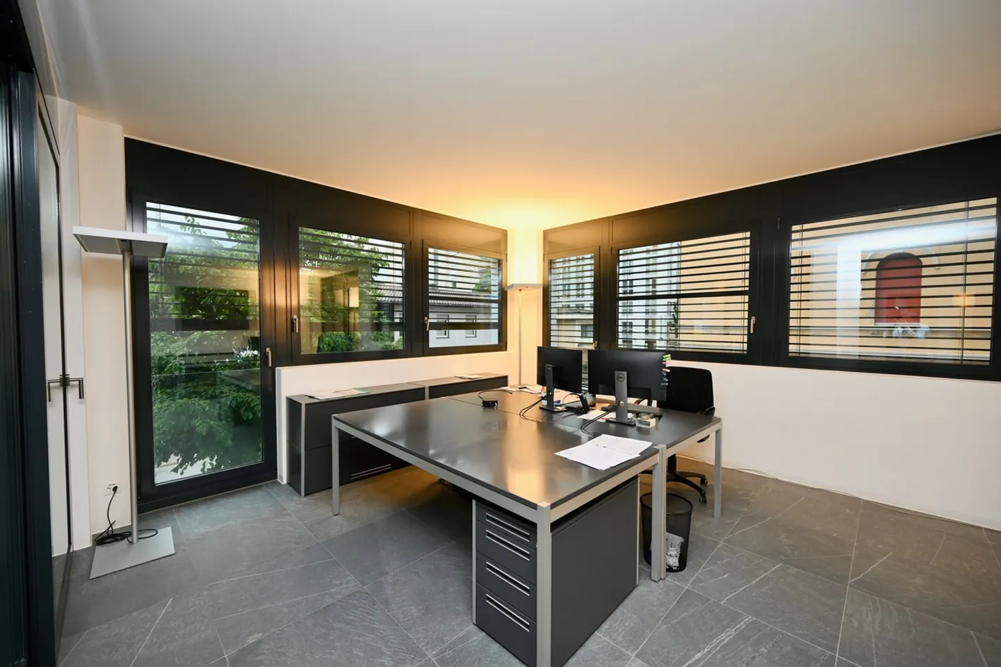 Elegant Apartment in City Center - Photo 9 of 18