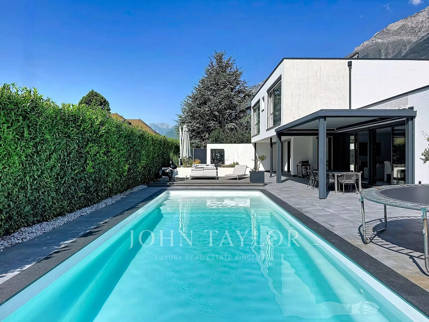 Saxon - Zeitgenössische Villa mit Pool - Foto 1 von 11