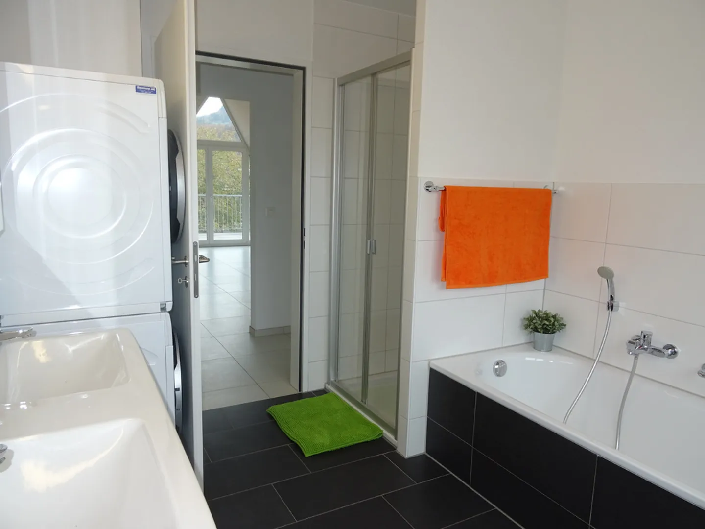 Moderne Wohnung mit grossem Balkon - Foto 6 von 12