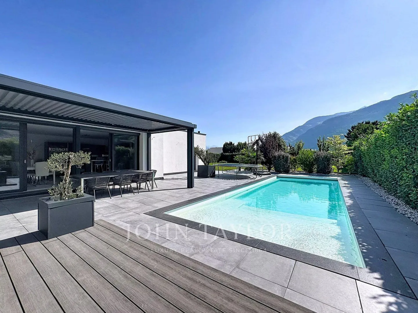 Saxon - Zeitgenössische Villa mit Pool - Foto 10 von 11