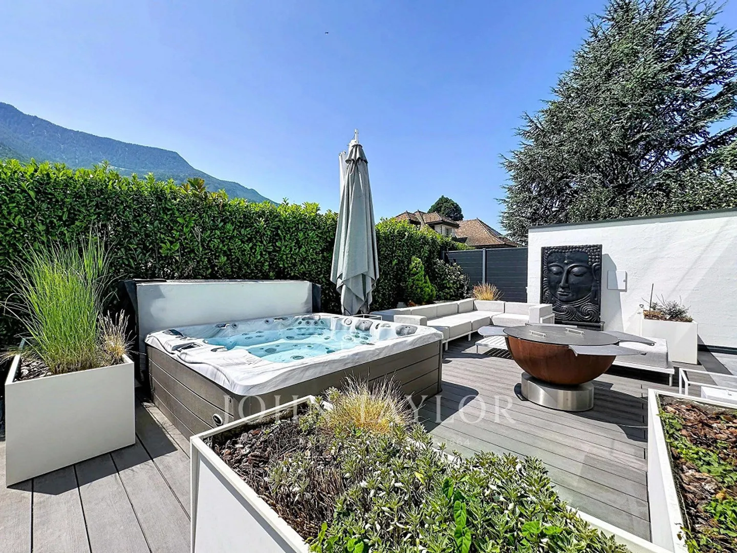 Saxon - Zeitgenössische Villa mit Pool - Foto 8 von 11