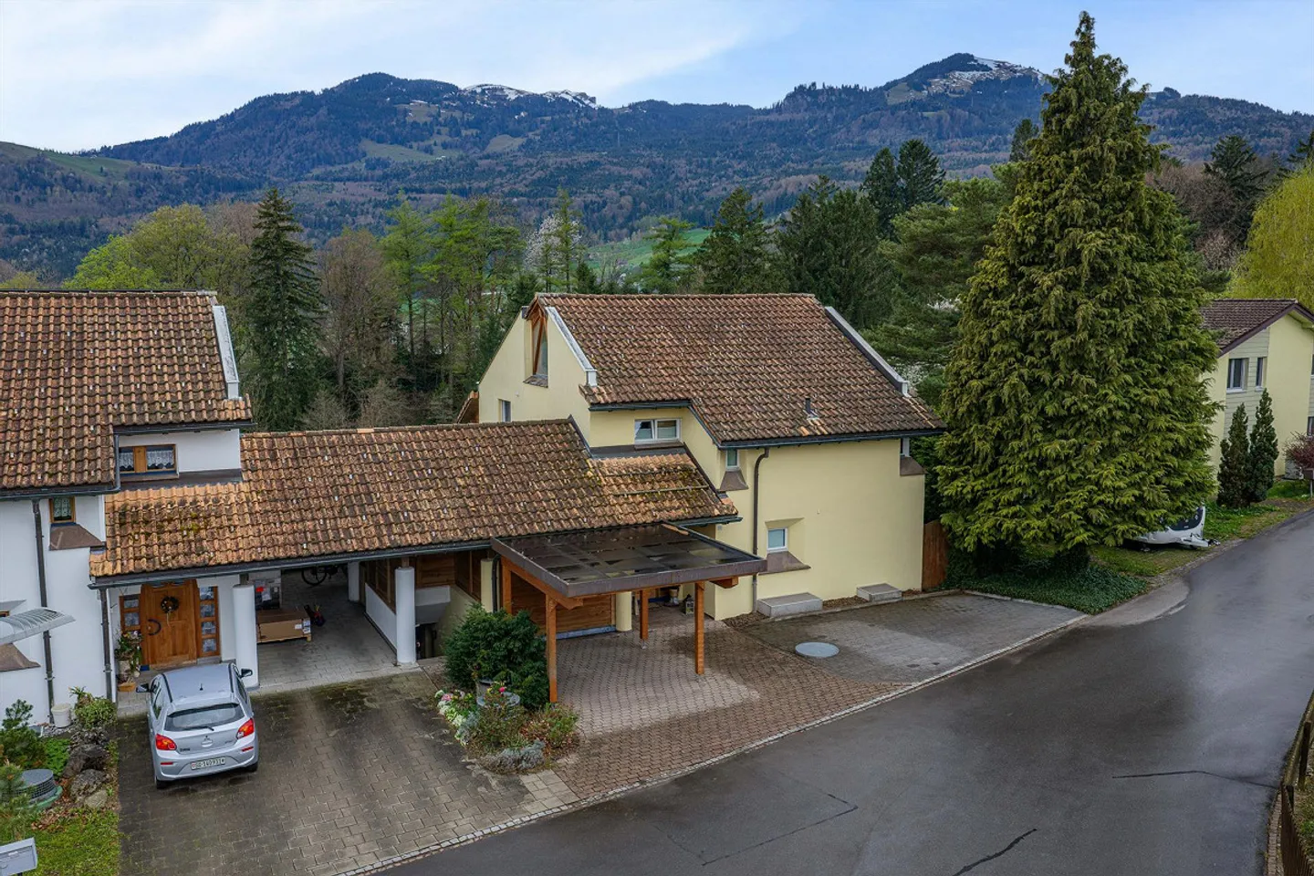 Unica casa unifamiliare di 6,5 stanze con vista soleggiata - Foto 4 di 24