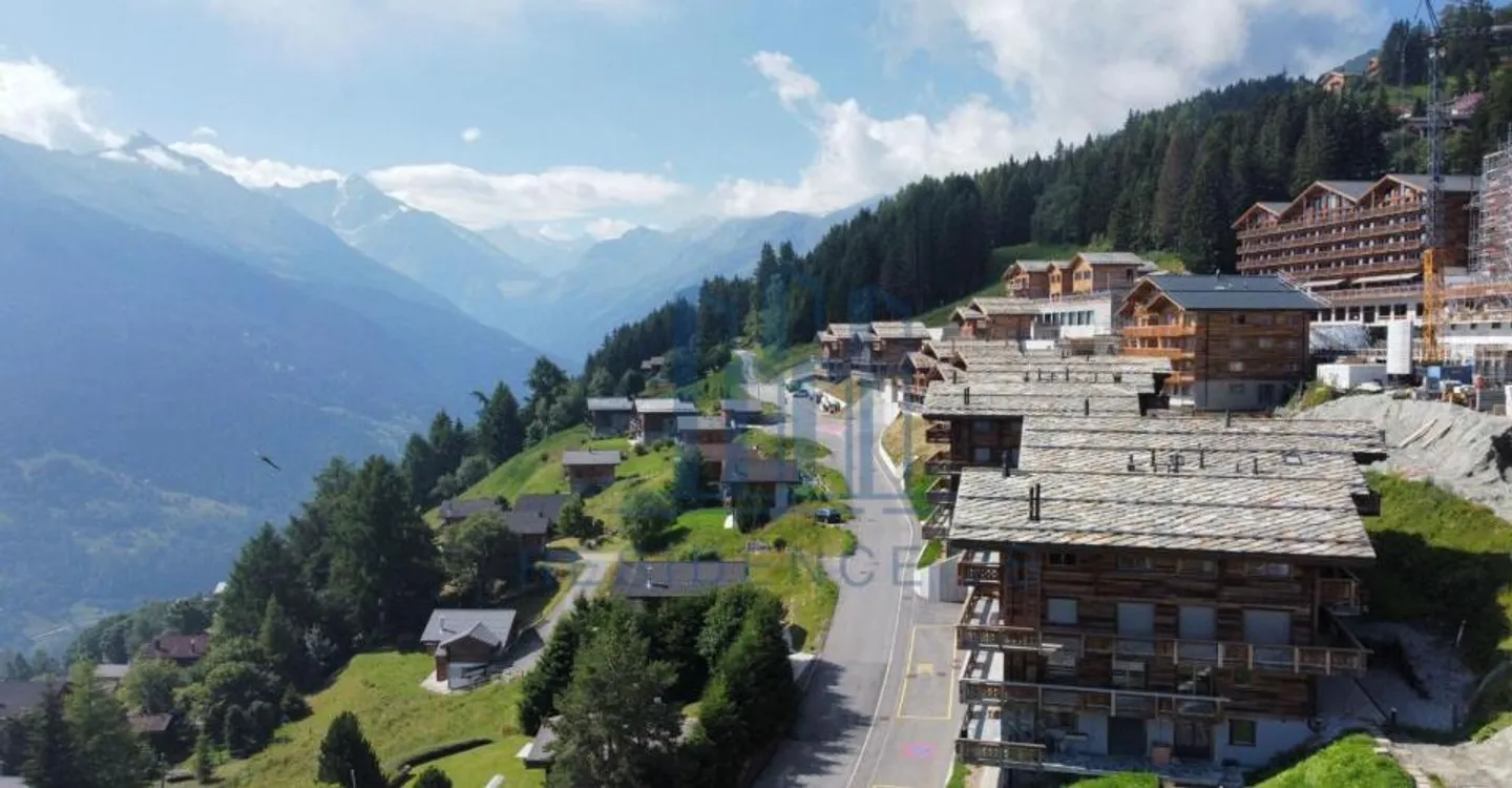 Alpine Apartment with Spa Access - Photo 5 of 7