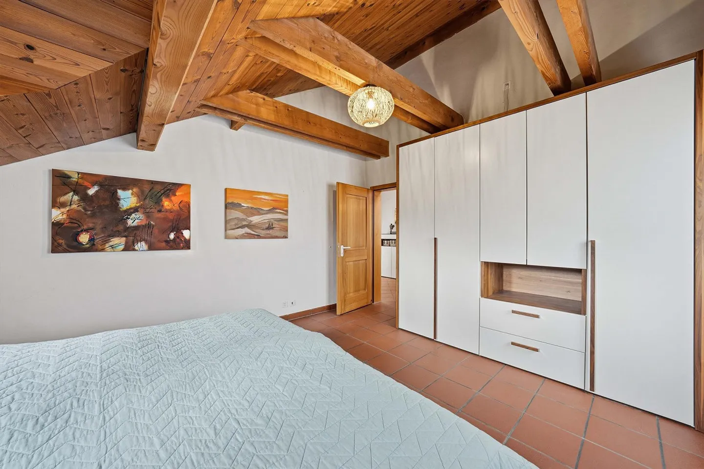 Unica casa unifamiliare di 6,5 stanze con vista soleggiata - Foto 11 di 24