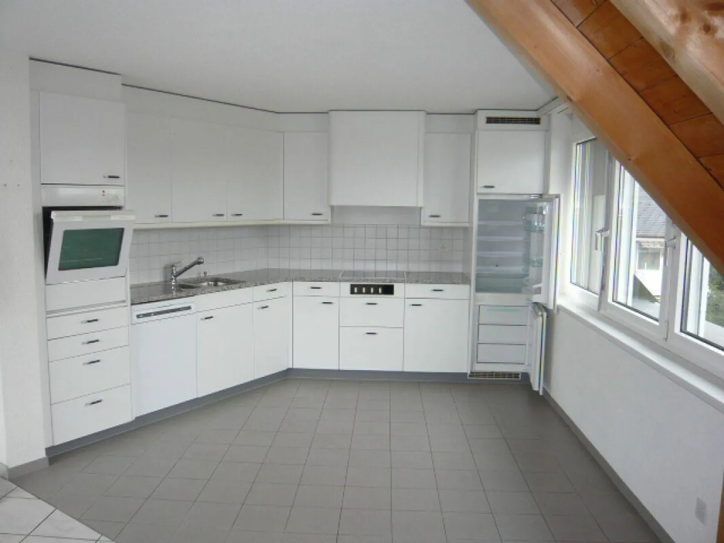 Appartement en penthouse lumineux de 4,5 pièces - Photo 1 sur 11