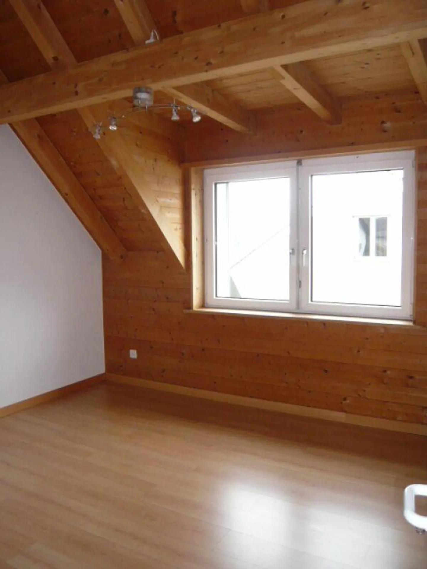 Appartement en penthouse lumineux de 4,5 pièces - Photo 8 sur 11