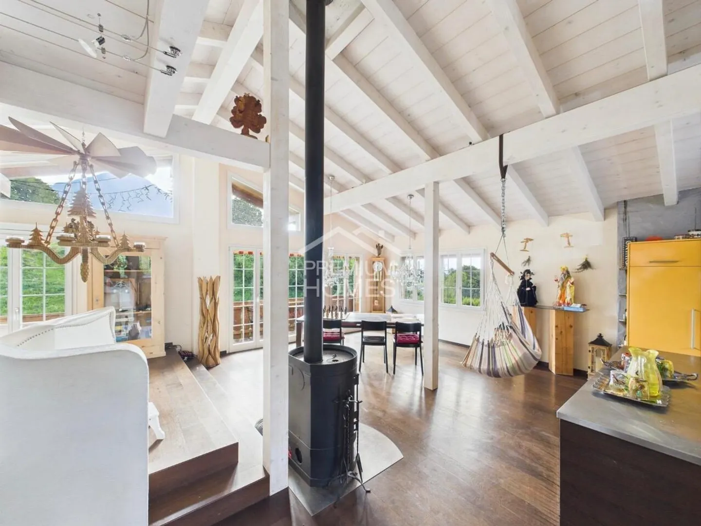 Incantevole Casa Familiare con Vista Lago - Foto 4 di 7